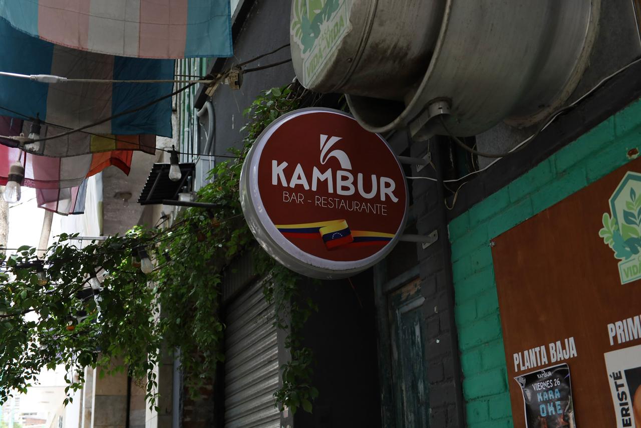 Kambur, un restaurante de comida venezolana ubicado en la zona 4 capitalina, funciona como centro de acopio.