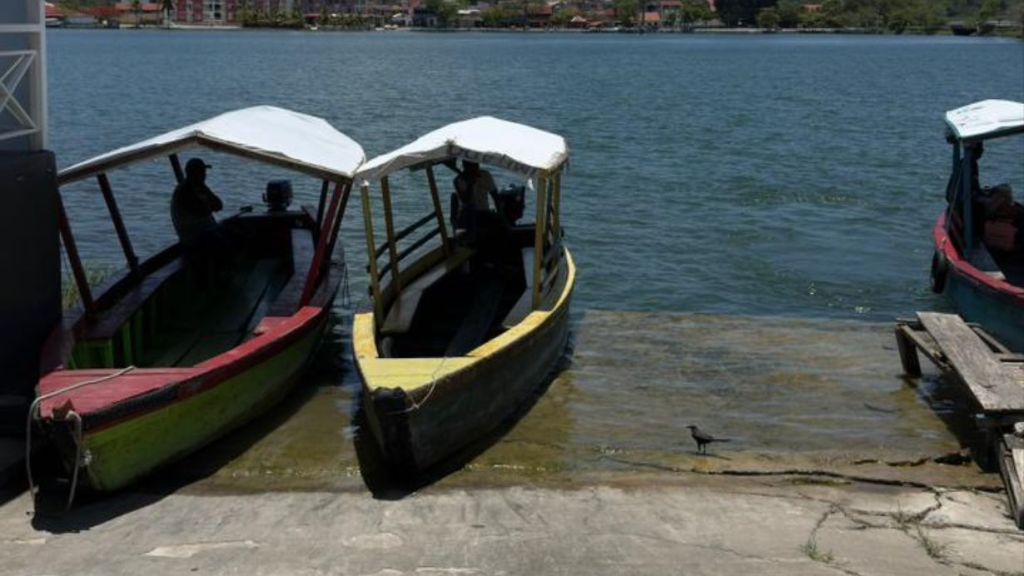 Otra medio de transporte para llegar a la Isla de Flores es el uso de lanchas. Foto La Hora: Ábner Méndez Noticias FB