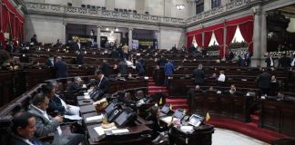 Presidente Arévalo señala que ley antilavado quita el poder económico al narcotráfico y la corrupción Tras la aprobación del decreto 15-2026, que dio vida a la ley antilavado, el presidente Bernardo Arévalo se pronunció. Foto La Hora: Daniel Ramírez.