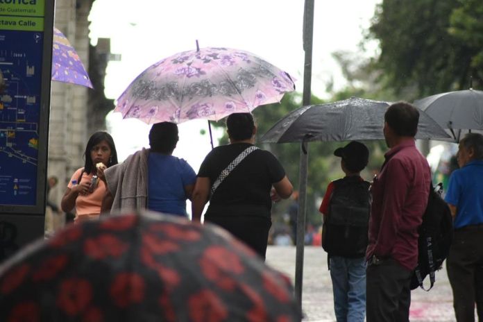 Durante el día se prevé un ambiente cálido, mientras que para la tarde y noche lluvias y tormentas eléctricas. Foto La Hora: José Orozco