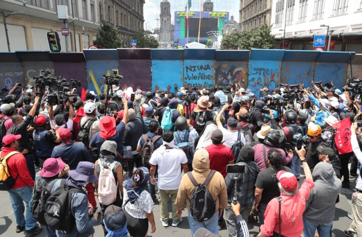 A 10 días del inicio del Mundial, miles de maestros mexicanos inician una huelga nacional y amenazan con boicot Miles de maestros protestan previo al Mundial