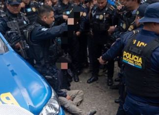 Menor vapuleado tras ataque armado en zona1 queda procesado por asesinato El menor detenido el pasado fin de semana fue ligado a proceso y será investigado por su presunta participación el asesinato de dos personas. Foto La Hora: Amilcar Montejo