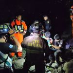 La curiosidad de los menores los llevó a ingresar un área verde del kilómetro 30 de la circunvalación al lago de Amatitlán donde se extraviaron. Foto La Hora: Bomberos Voluntarios