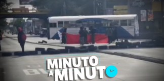 Encapuchados han bloqueado la calzada Aguilar Batres.