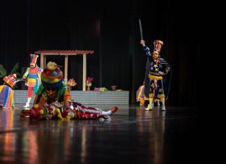 Moros y Cristianos, una de las danzas que se pueden apreciar en el Paabank. Foto: MCD.
