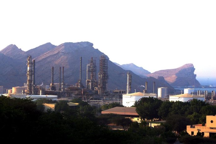 Nuevos ataque provocaron que el precio del petróleo registrara un alza de 2.4%. Foto La Hora: EFE