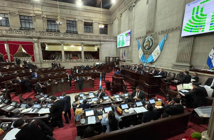 Congreso aprueba ley Antilavado sin las enmiendas que defendieron Vamos, Valor y UNE Más de 107 diputados decidieron aprobar la Ley Integral contra el Lavado de Dinero u Otros Activos y del Financiamiento del Terrorismo este 2 de junio. Foto: La Hora