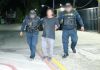 Tras el hecho armado, agentes de la PNC se movilizaron al lugar del hecho y lograron capturar al supuesto atacante. Foto La Hora: PNC