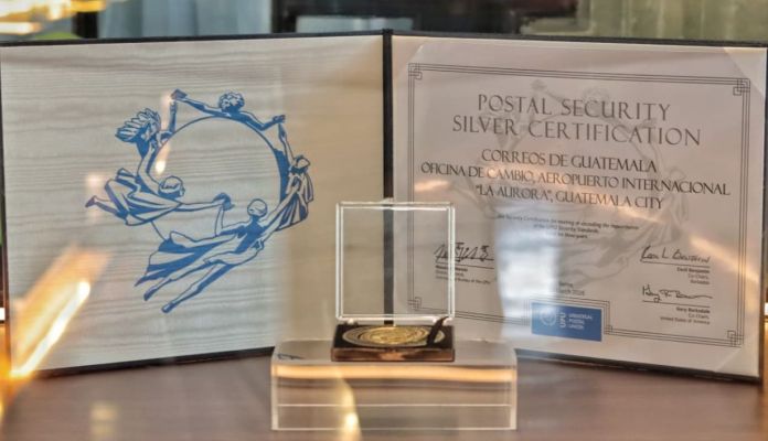 La Dirección General de Correos y Telégrafos obtuvo la certificación Nivel Plata en Seguridad Postal Internacional, otorgada por la Unión Postal Universal (UPU). Foto La Hora: DGCT