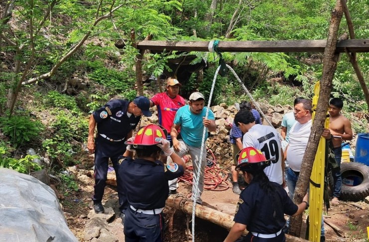Trabajador fallece tras caer en un pozo artesanal en Quezaltepeque, Chiquimula Un trabajador falleció tras caer al fondo de un pozo artesanal en el sector Río Grande, Quezaltepeque, Chiquimula.