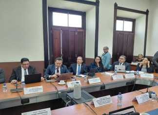 Banguat avisora incremento en uso de otros canales para envío de remesas por controles migratorios El Banco de Guatemala analiza los escenarios del ingreso de remesas. Foto: La Hora