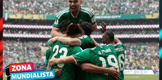 Mexicanos celebran un gol