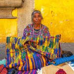 Abren la convocatoria para reconocer a artesanos guatemaltecos que contribuyan a la preservación de técnicas de identidad cultural. Foto: SL Photography / Shutterstock.