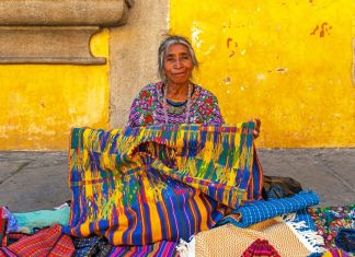 Abren la convocatoria para reconocer a artesanos guatemaltecos que contribuyan a la preservación de técnicas de identidad cultural. Foto: SL Photography / Shutterstock.