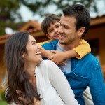 La armonía en familia desprende varios asuntos a considerar. Foto: PeopleImages / Shutterstock.