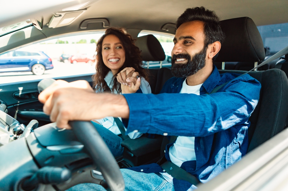 La ergonomía ayuda a reducir distractores al volante. Foto: Prostock studio / Shutterstock. La ergonomía ayuda a reducir distractores al volante. Foto: Prostock studio / Shutterstock.