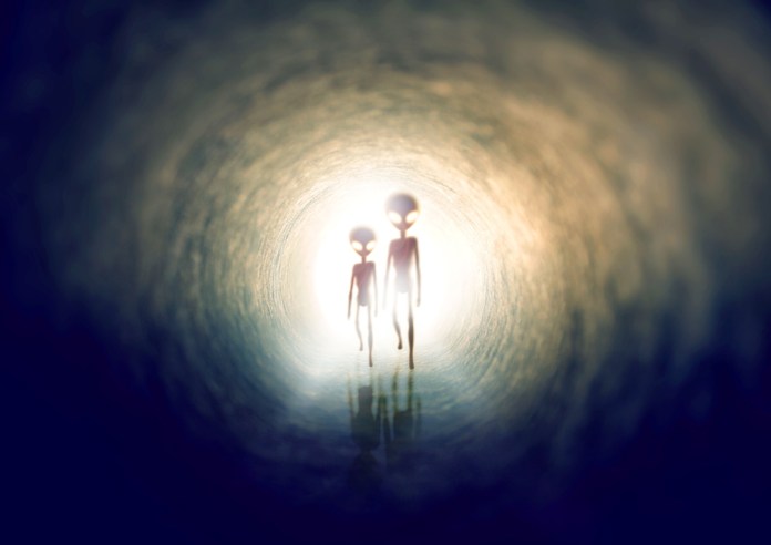 ¿Existen los extraterrestres? Foto: PeopleImages / Shutterstock. ¿Existen los extraterrestres? Foto: PeopleImages / Shutterstock.