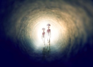 ¿Existen los extraterrestres? Foto: PeopleImages / Shutterstock.