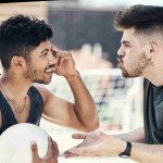 Es necesario detectar cuando la afición se usa para desfogar emociones contenidas. Foto: PeopleImages / Shutterstock.