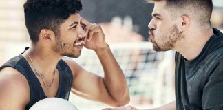 Futbol, la fiebre que puede estallar conductas que no son sanas y cómo evitarlo Es necesario detectar cuando la afición se usa para desfogar emociones contenidas. Foto: PeopleImages / Shutterstock.