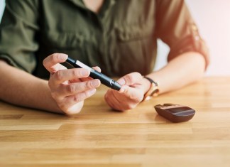 Por qué los pacientes con diabetes tipo 2 tienen la glucosa alta en ayunas y cómo mejorarlo Estudian el comportamiento de glucosa alta en ayunas en pacientes con diabetes tipo 2. Foto: PeopleImages / Shutterstock.