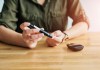 Estudian el comportamiento de glucosa alta en ayunas en pacientes con diabetes tipo 2. Foto: PeopleImages / Shutterstock.