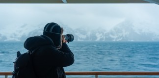 El confinamiento llevó a los integrantes del grupo a subdividirse y desconfiar más fácilmente. Foto: AndTheyTravel / Shutterstock.