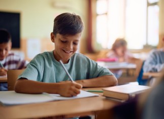 Qué nutrientes son indispensables para el crecimiento y desarrollo cerebral de mis hijos Aportar los nutrientes esenciales a los hijos puede marcar la diferencia. Foto: Drazen Zigic / Shutterstock.