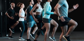 La actividad física genera diversos beneficios para el cuerpo, aún si no implica bajar de peso. PeopleImages / Shutterstock.