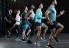La actividad física genera diversos beneficios para el cuerpo, aún si no implica bajar de peso. PeopleImages / Shutterstock.