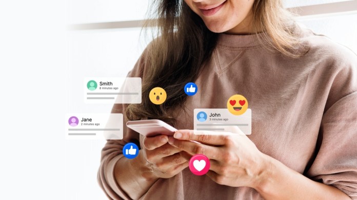 Los cambios en el lenguaje en redes sociales podrían afectar la escritura y la comprensión lectora. Foto: Rawpixel.com / Shutterstock. Los cambios en el lenguaje en redes sociales podrían afectar la escritura y la comprensión lectora. Foto: Rawpixel.com / Shutterstock.