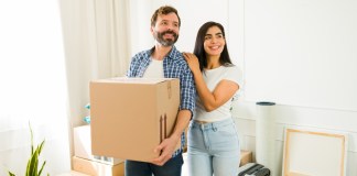 Redireccionar el pago de un alquiler por una inversión en un apartamento puede elevar la utilidad del dinero usado. Foto: antoniodiaz / Shutterstock.