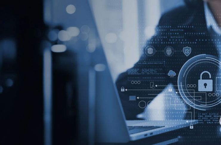 Días sin ventas y riesgo reputacional, consecuencias potenciales en las pymes por no tener ciberseguridad Descuidar la ciberseguridad se traduciría en vulnerabilidades múltiples ante la ciberdelincuencia. Foto: TippaPatt / Shutterstock.