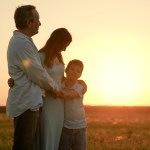 Las familias atraviesan estrés y cargas emocionales derivado de diagnósticos de autismo y epilepsia en sus hijos, más aún cuando ambos ocurren juntos. Foto: Zoteva/Shutterstock.