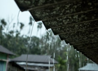 Para este inicio de semana continuarán las condiciones lluviosas en al región al sur y centro del país debido al ingreso de humedad desde el océano pacífico. Foto La Hora: Wire Creators / Shutterstock.