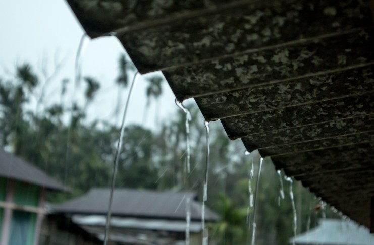 La llegada de las lluvias también puede representar una serie de riesgos en casa. Foto: Wire Creators / Shutterstock.