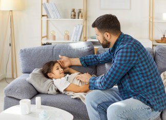 El COVID-19 es una enfermedad causada por un virus. Foto: Studio Romantic / Shutterstock.