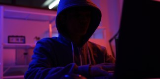 Cuidado, estas son algunas formas de robo de información y estafas cibernéticas El robo de información persigue fines económicos. Foto: iJeab / Shutterstock.