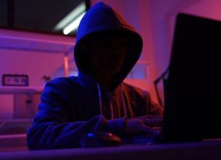 El robo de información persigue fines económicos. Foto: iJeab / Shutterstock.