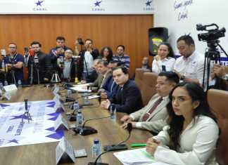Presentan denuncia contra el exjefe de la SIT en el gobierno de Giammattei por adjudicación de frecuencia radioeléctrica Los diputados de Cabal piden informes para la adjudicación de una frecuencia radioeléctrica en el gobierno pasado. Foto: La Hora