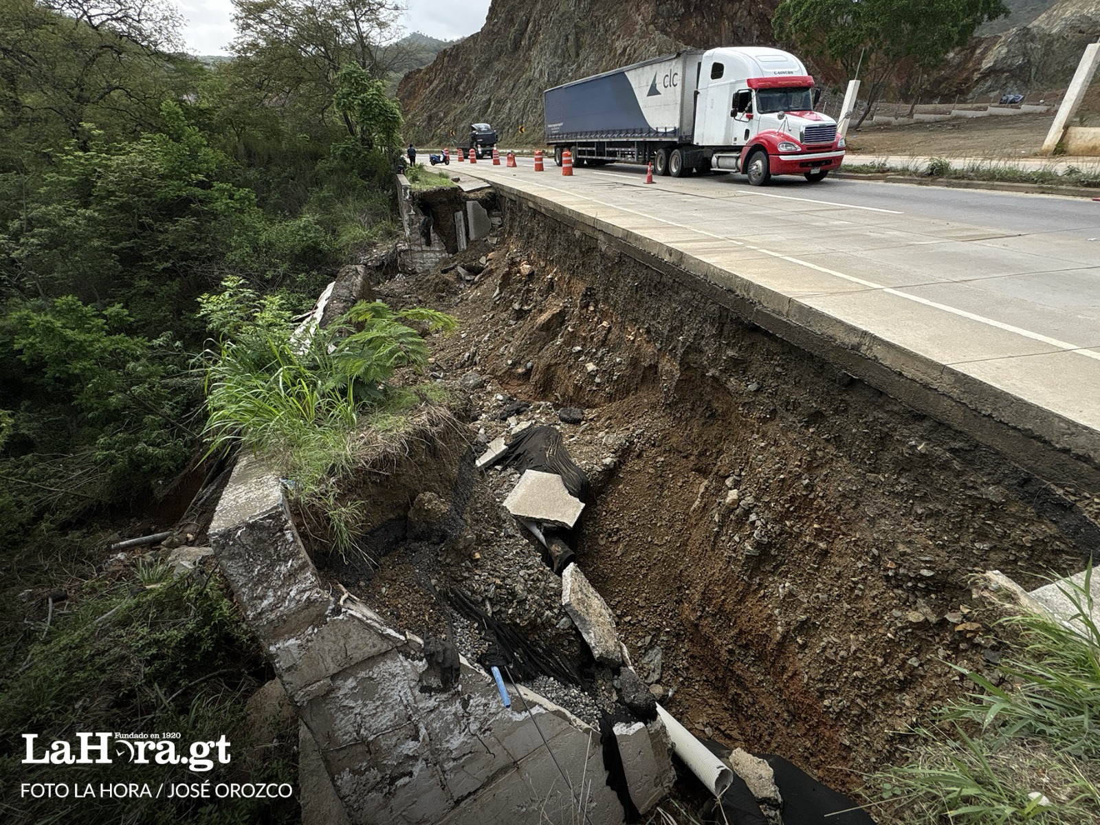 Así lucía el sector afectado por el socavón, el martes 9 de junio, por la mañana. Foto: La Hora.