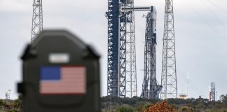 La nave espacial SpaceX Dragon, a bordo de un cohete Falcon 9 Block 5 que transportaba la misión Crew 12 de la NASA en la Estación Espacial Internacional de Cabo Cañaveral, Florida, EE. UU. Foto: La Hora: EFE