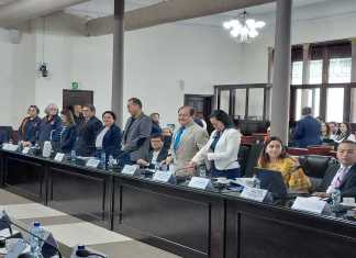 El ministro de Energía y Minas, Víctor Ventura, acude a citación en el Congreso por la entrega del subsidio a combustibles. Foto: La Hora