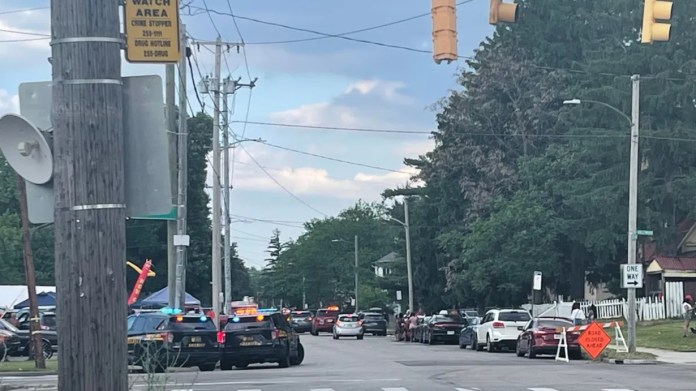 tiroteo Un tiroteo durante un festival comunitario en Ohio dejó múltiples víctimas y provocó un amplio operativo policial.