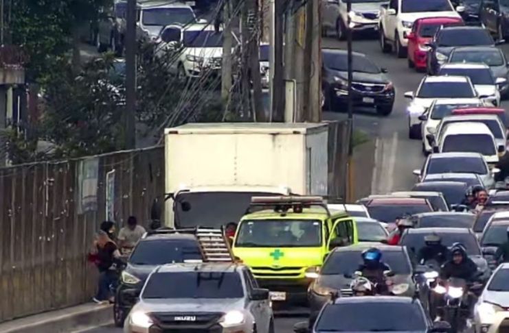 La PMT de la capital señala que la fluidez vehicular se notará más en estas semanas, pero no descarta que se registren accidentes. Foto La Hora: PMT de la capital