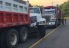 Las rutas entre Villa Nueva y Milpas Altas hacia el occidente reportan tránsito lento debido a una triple colisión de transporte pesado en la cuesta del Sope.