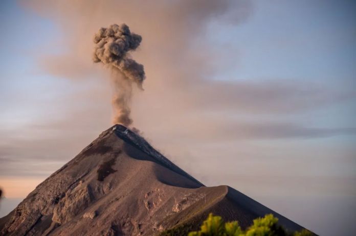 volcan de fuego turismo inguat La caída de ceniza volcánica puede provocar daños en los cultivos y animales, por lo que el MAGA, activo el Plan Institucional de Respuesta. Foto La Hora: Archivo