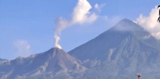 Las autoridades hicieron ver que las restricciones para ascender a los volcanes Santiaguito y de Fuego están activas, por lo que piden a los turistas no exponerse. Foto La Hora: Conred