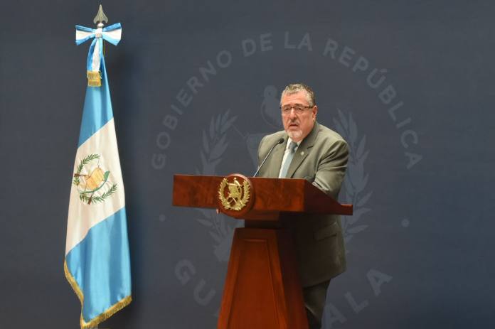 04b65eda-d1ec-4e38-9947-4ba88fc8490d El presidente Bernardo Arévalo se pronunció ante las irregularidades que han denunciado estudiantes de la Usac ante la presunta eliminación de sus registros e inscripciones.