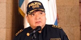 El director general de la Policía Nacional Civil (PNC), David Custodio Boteo, durante una rueda de prensa, en Ciudad de Guatemala. Foto La Hora: EFE
